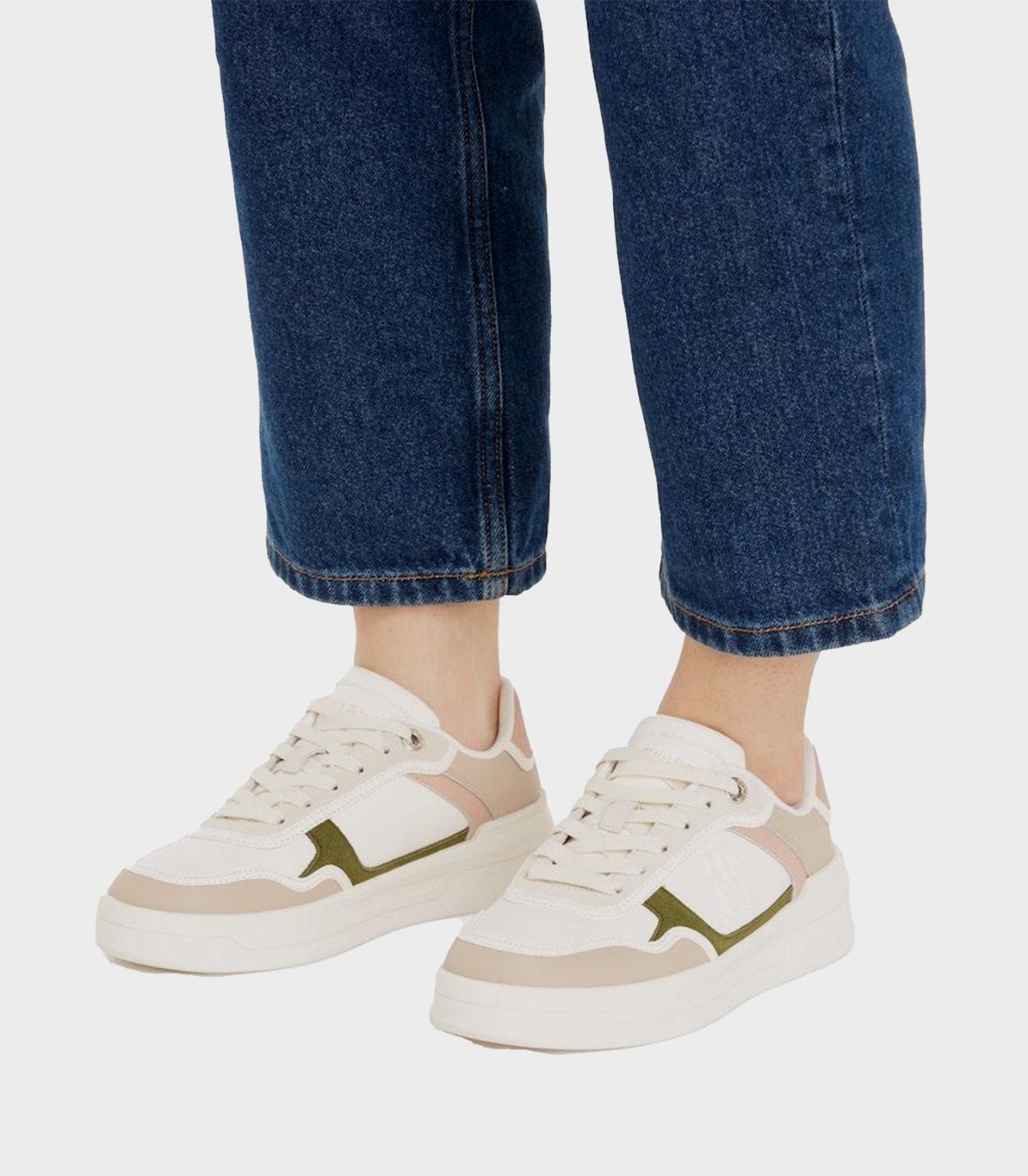 Off White