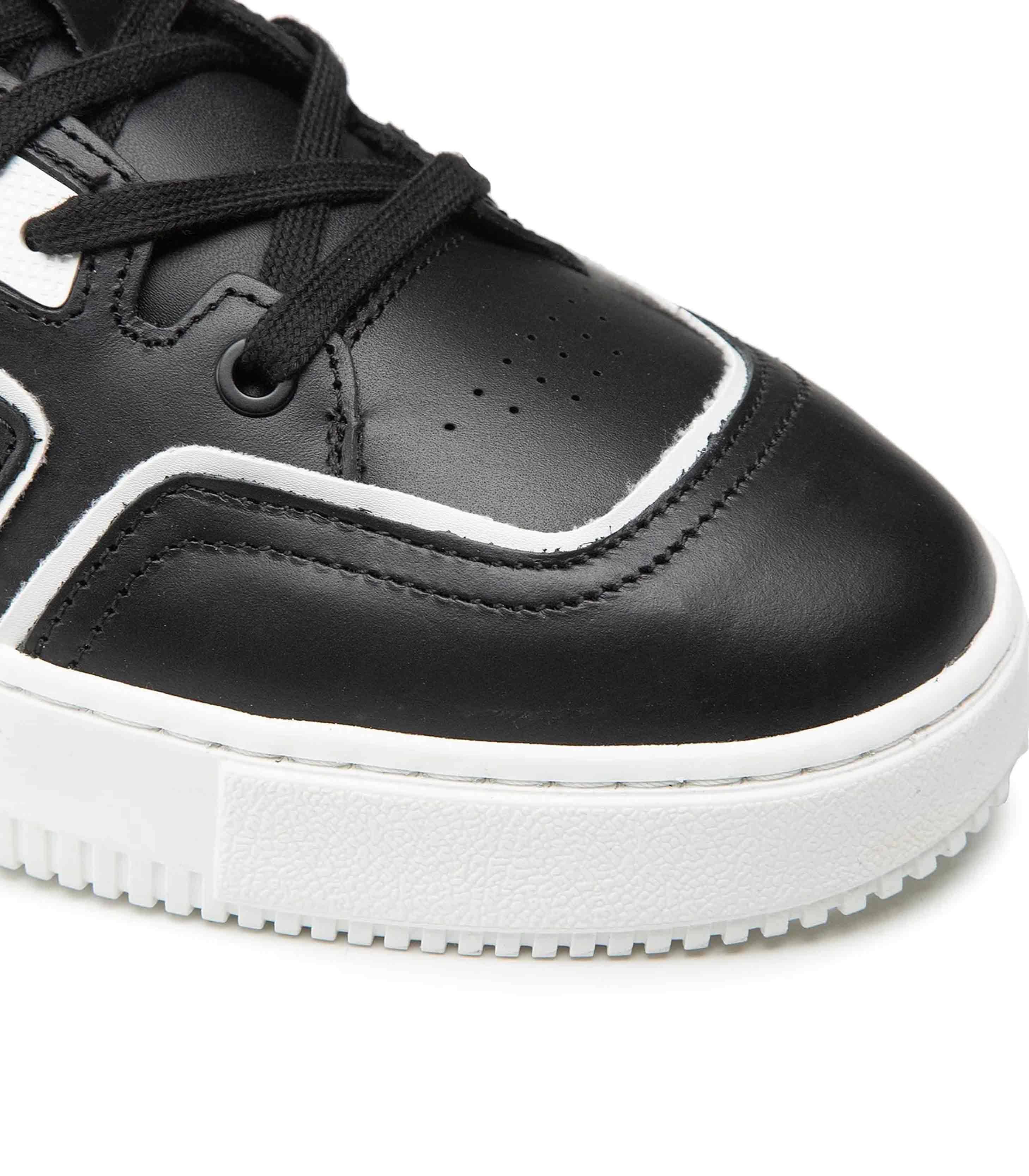 black/white